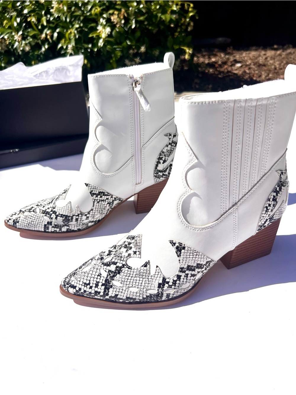 Western Snake Print Ankle Boots in Black & White. Cowgirl Cowboy Rodeo Boots